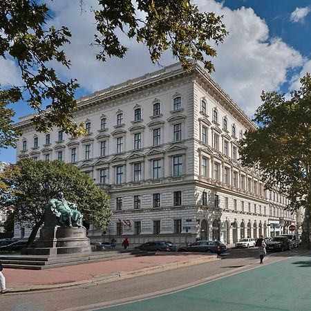 Central Luxury Apartment Вена Экстерьер фото