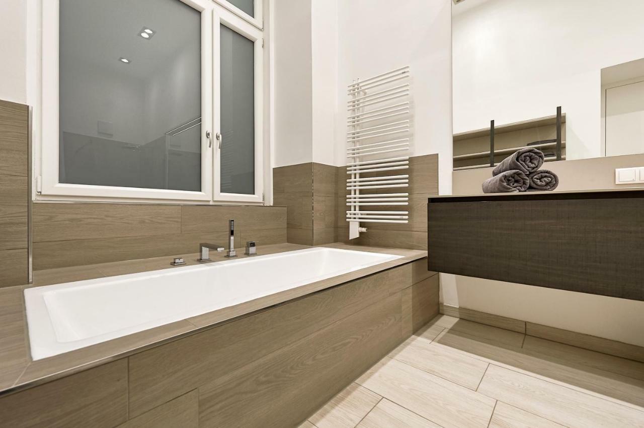 Central Luxury Apartment Вена Экстерьер фото
