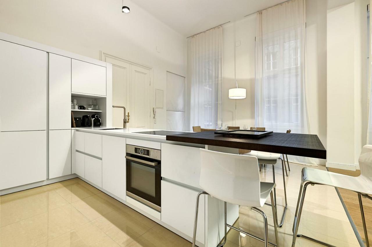 Central Luxury Apartment Вена Экстерьер фото